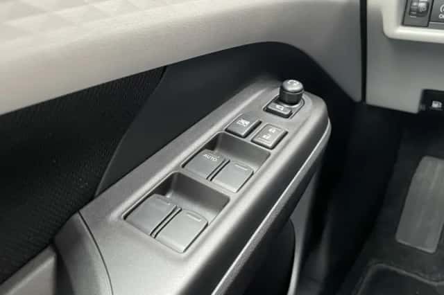 Suzuki Swift (2025) thumbnail 19