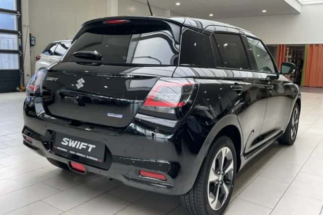 Suzuki Swift (2025) thumbnail 3