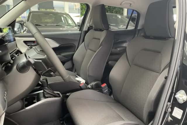 Suzuki Swift (2025) thumbnail 4