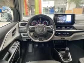 Suzuki Swift (2025) thumbnail 2