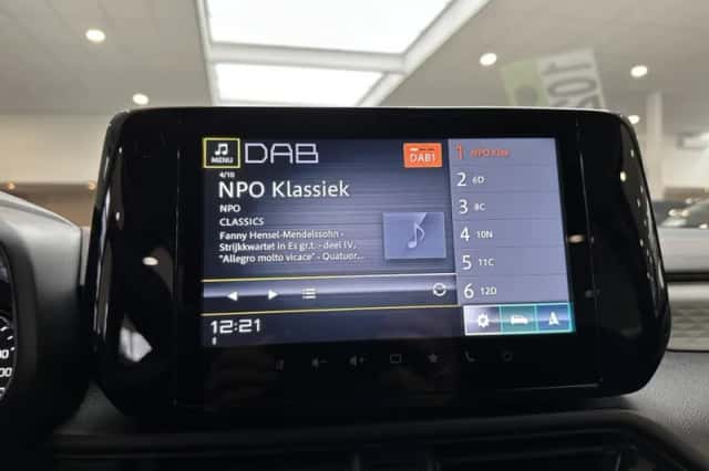 Suzuki Swift (2025) thumbnail 13