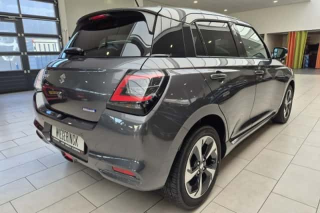 Suzuki Swift (2025) thumbnail 3