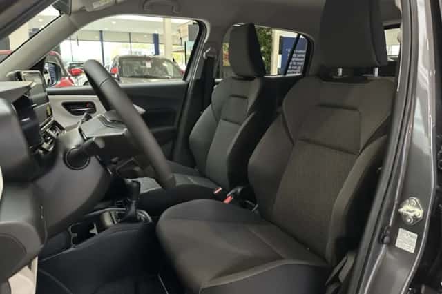 Suzuki Swift (2025) thumbnail 4