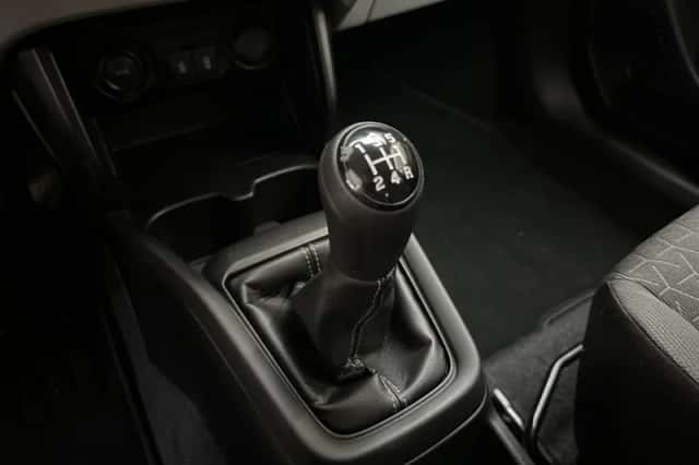Suzuki Swift (2025) thumbnail 17