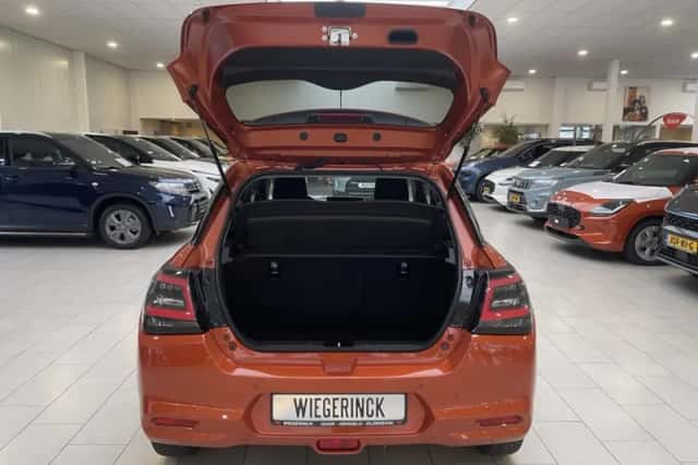 Suzuki Swift (2025) thumbnail 8