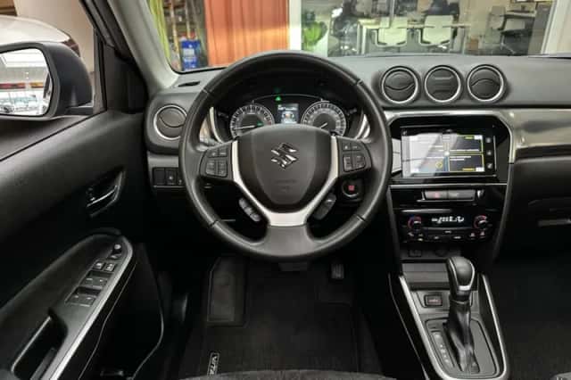 Suzuki Vitara (2023) thumbnail 2