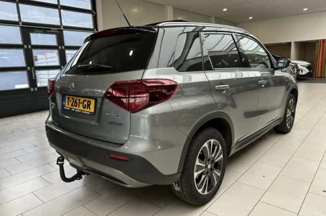 Suzuki Vitara (2023) thumbnail 3