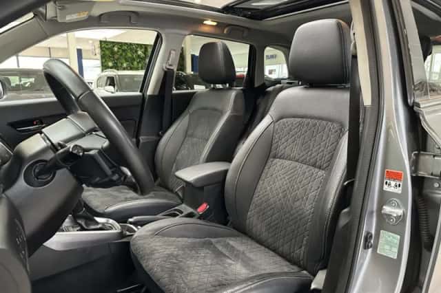 Suzuki Vitara (2023) thumbnail 4