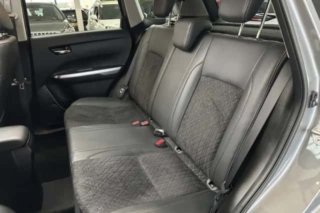 Suzuki Vitara (2023) thumbnail 6