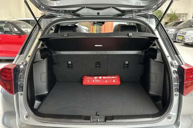 Suzuki Vitara (2023) thumbnail 8