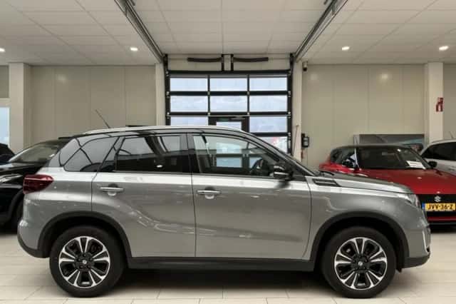Suzuki Vitara (2023) thumbnail 9