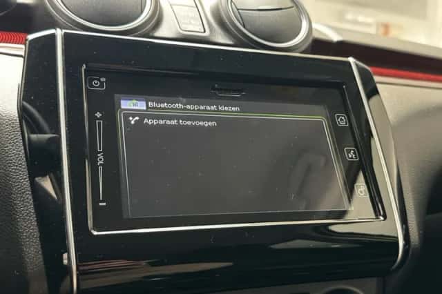 Suzuki Swift (2022) thumbnail 14