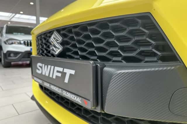 Suzuki Swift (2022) thumbnail 23