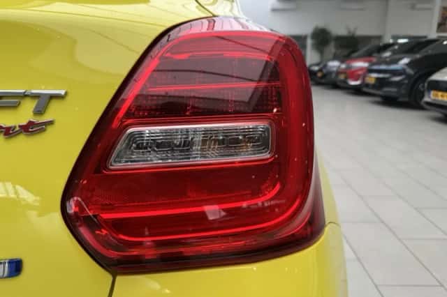 Suzuki Swift (2022) thumbnail 25