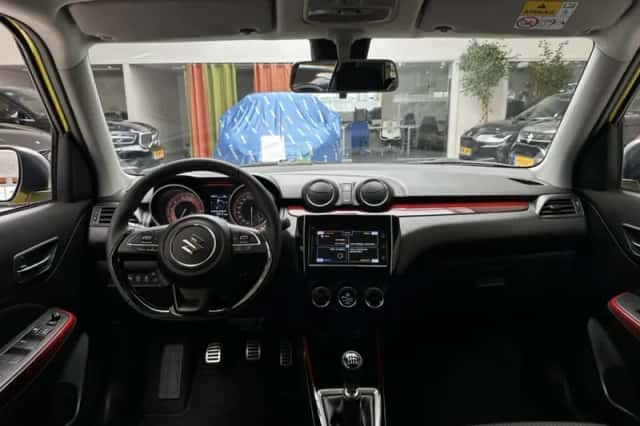 Suzuki Swift (2022) thumbnail 28