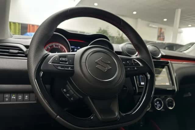 Suzuki Swift (2022) thumbnail 29