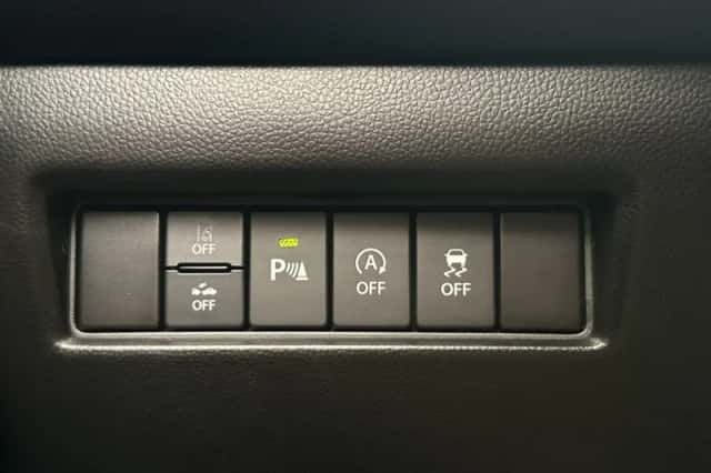 Suzuki Swift (2022) thumbnail 32