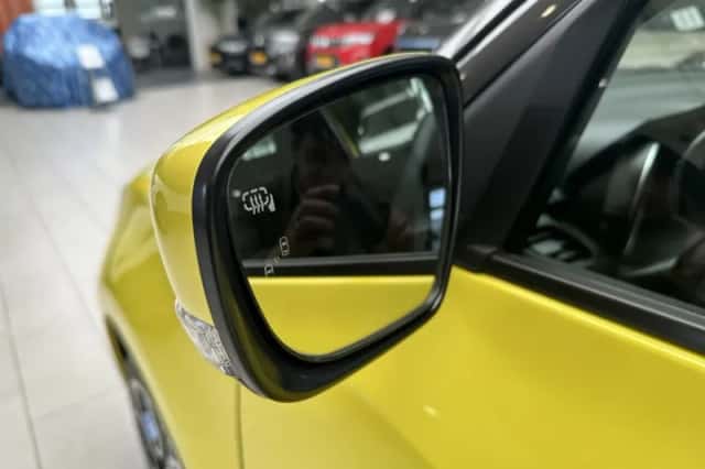 Suzuki Swift (2022) thumbnail 34