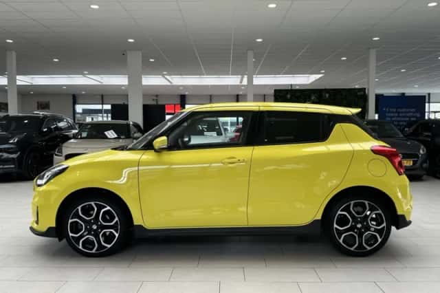 Suzuki Swift (2022) thumbnail 7