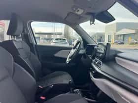 Suzuki Swift (2025) thumbnail 11