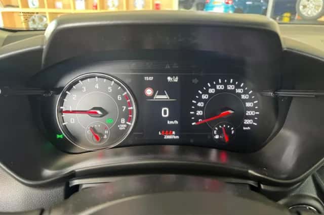 Suzuki Swift (2025) thumbnail 12