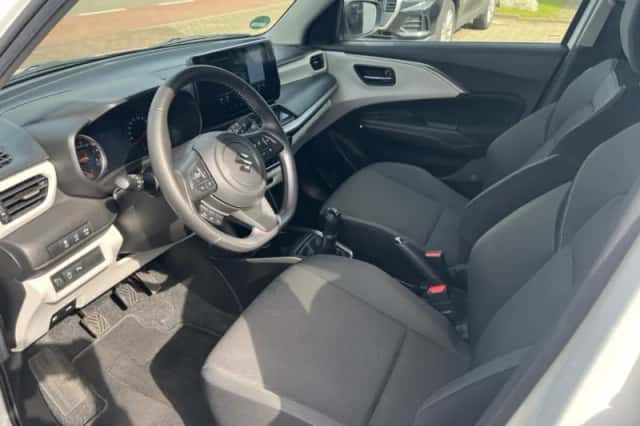 Suzuki Swift (2025) thumbnail 18