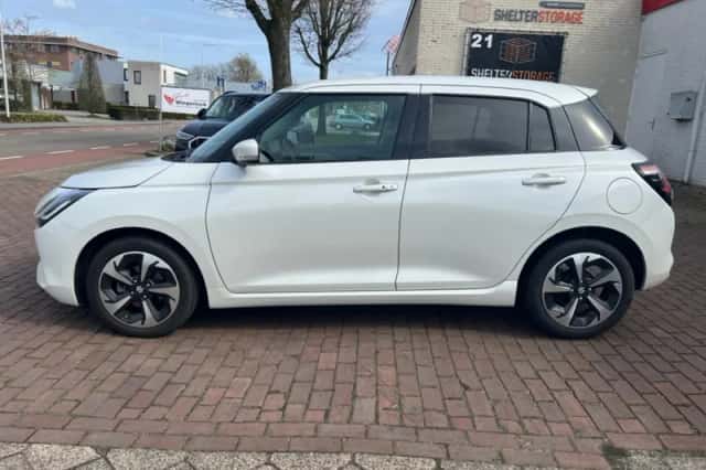 Suzuki Swift (2025) thumbnail 23