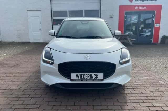 Suzuki Swift (2025) thumbnail 7