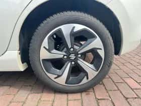 Suzuki Swift (2025) thumbnail 9