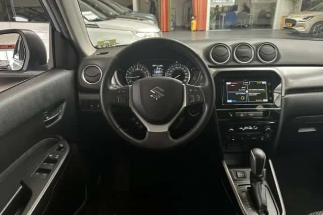 Suzuki Vitara (2021) thumbnail 2