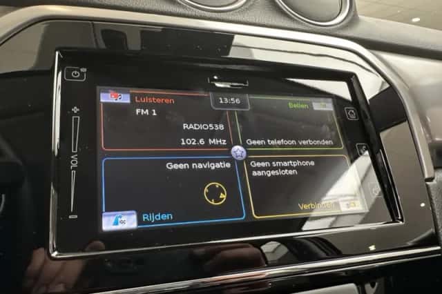 Suzuki Vitara (2021) thumbnail 11