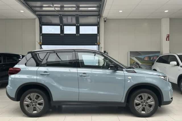 Suzuki Vitara (2021) thumbnail 9