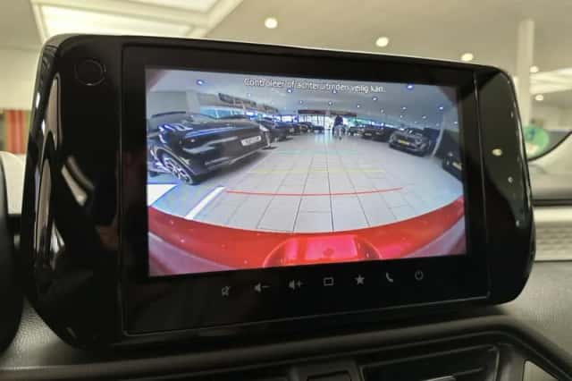 Suzuki Swift (2025) thumbnail 12