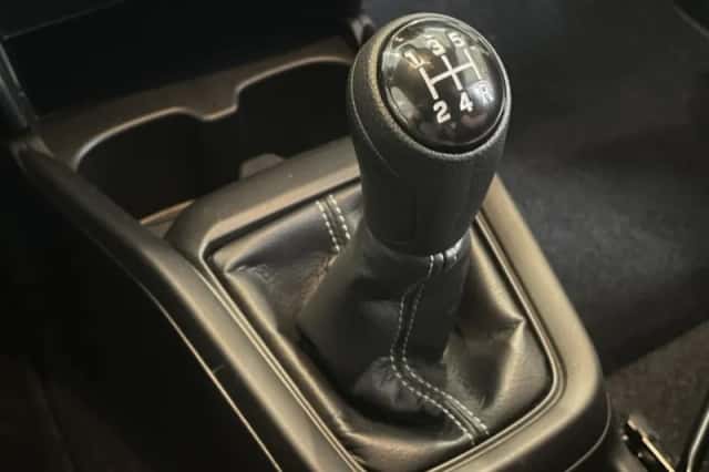 Suzuki Swift (2025) thumbnail 16