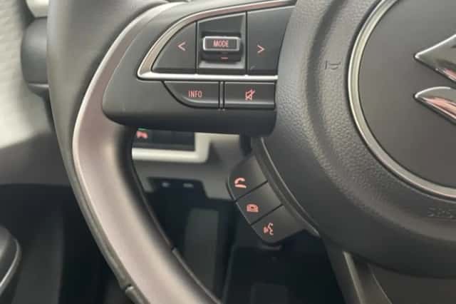 Suzuki Swift (2025) thumbnail 23