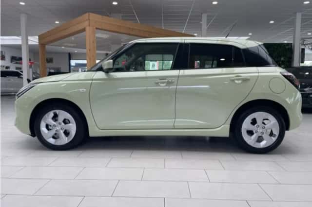 Suzuki Swift (2025) thumbnail 7