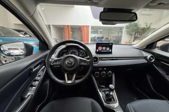 Mazda 2 (2022) thumbnail 2