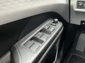Suzuki Swift (2025) thumbnail 17