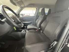 Suzuki Swift (2018) thumbnail 4