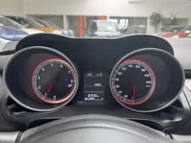Suzuki Swift (2018) thumbnail 10
