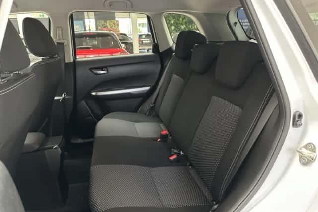 Suzuki Vitara (2021) thumbnail 6