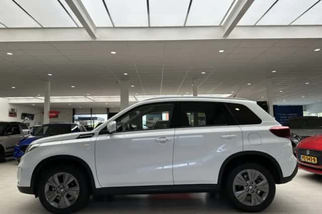 Suzuki Vitara (2021) thumbnail 7