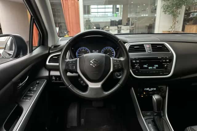 Suzuki S-CROSS (2014) thumbnail 2