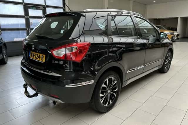 Suzuki S-CROSS (2014) thumbnail 3