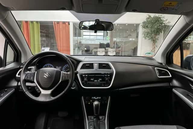 Suzuki S-CROSS (2014) thumbnail 22