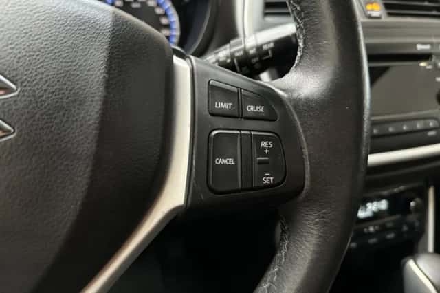Suzuki S-CROSS (2014) thumbnail 24