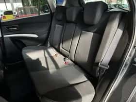 Suzuki S-CROSS (2014) thumbnail 6