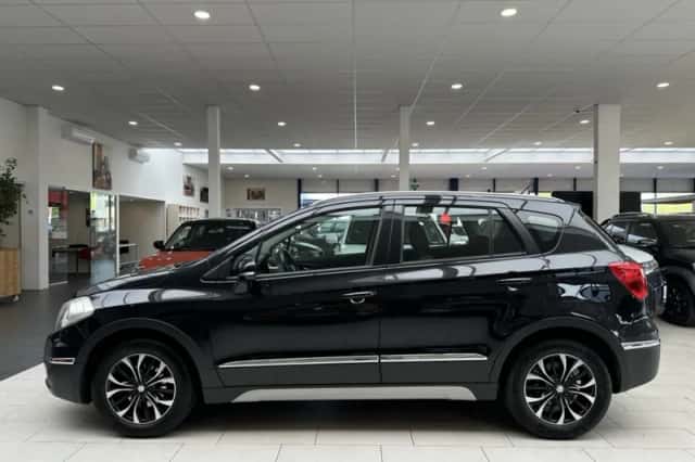 Suzuki S-CROSS (2014) thumbnail 7