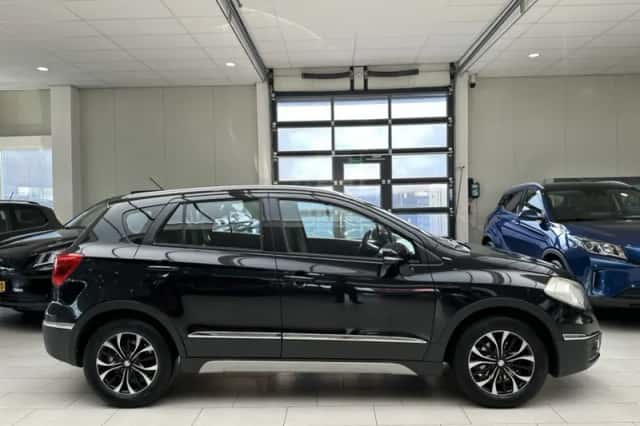 Suzuki S-CROSS (2014) thumbnail 9