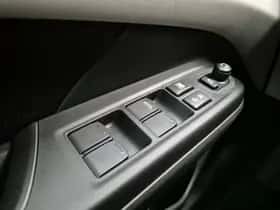 Suzuki Swift (2025) thumbnail 17